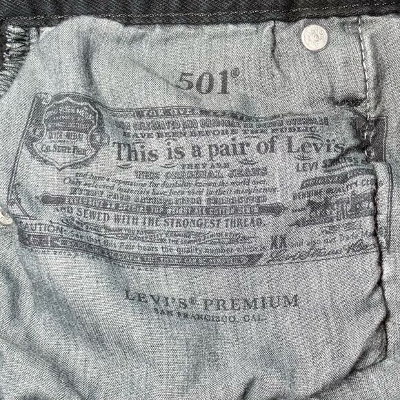 Levi’s 501 Original Cropped Jeans in Dark Black Women’s 24/28 - Picture 6 of 14